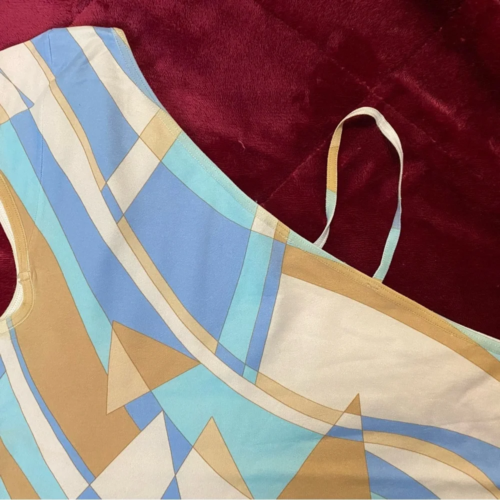 Geometric One-Shoulder Top - Picture 2 of 4